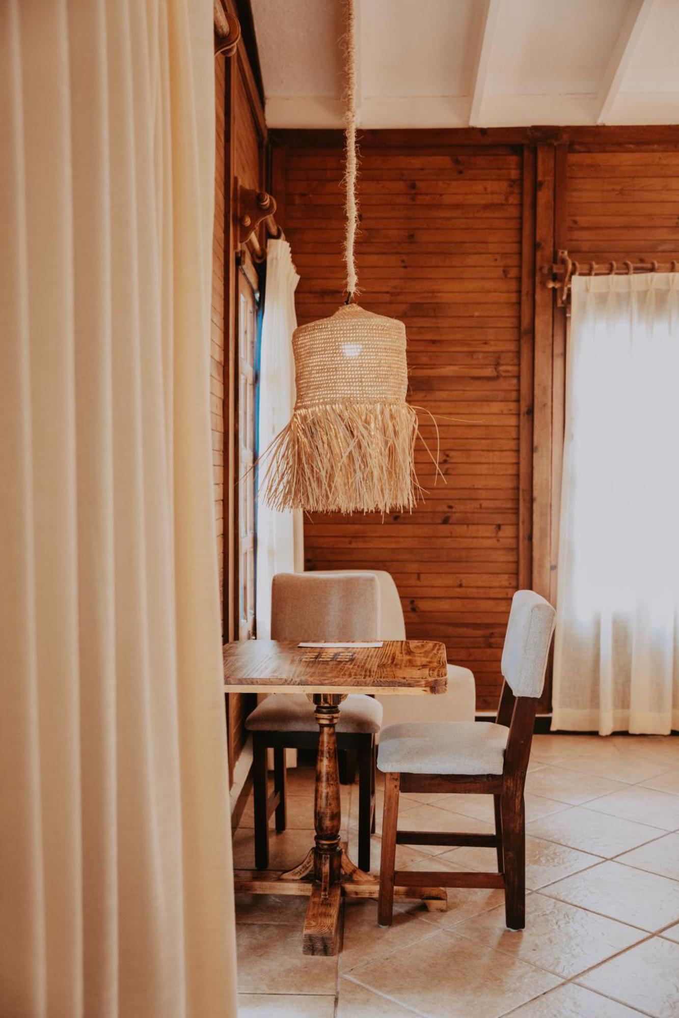 OceanFront Bungalow 2 Doubles Beds